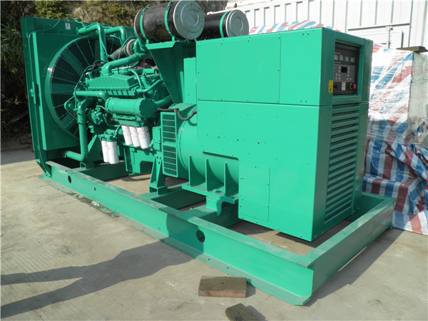 治多出租发电机 发电机组厂家：柴油发电机组的控制屏的作用是什么？